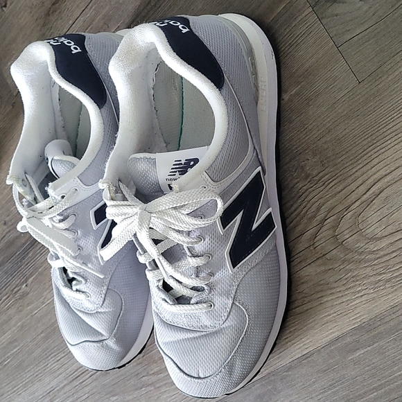 New balance - Picture 2 of 2